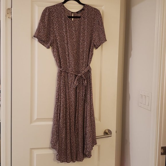 Reitmans Short Sleeve Printed Midi Dress with Sash - Picture 1 of 9